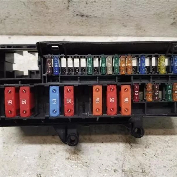 BMW 745i Cabin Fuse Box